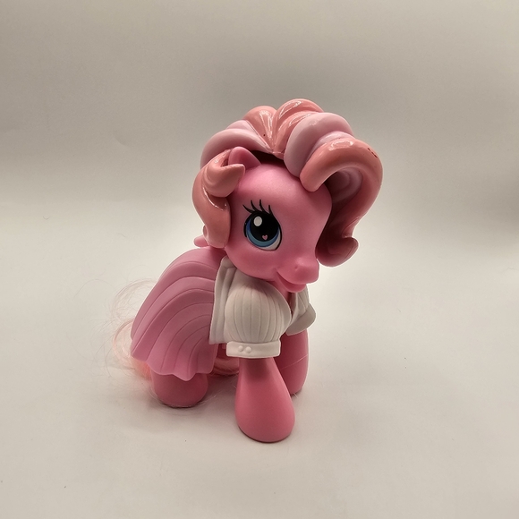 My Little Pony Pink Figure with Outfits, Brushable Tail - Picture 2 of 11